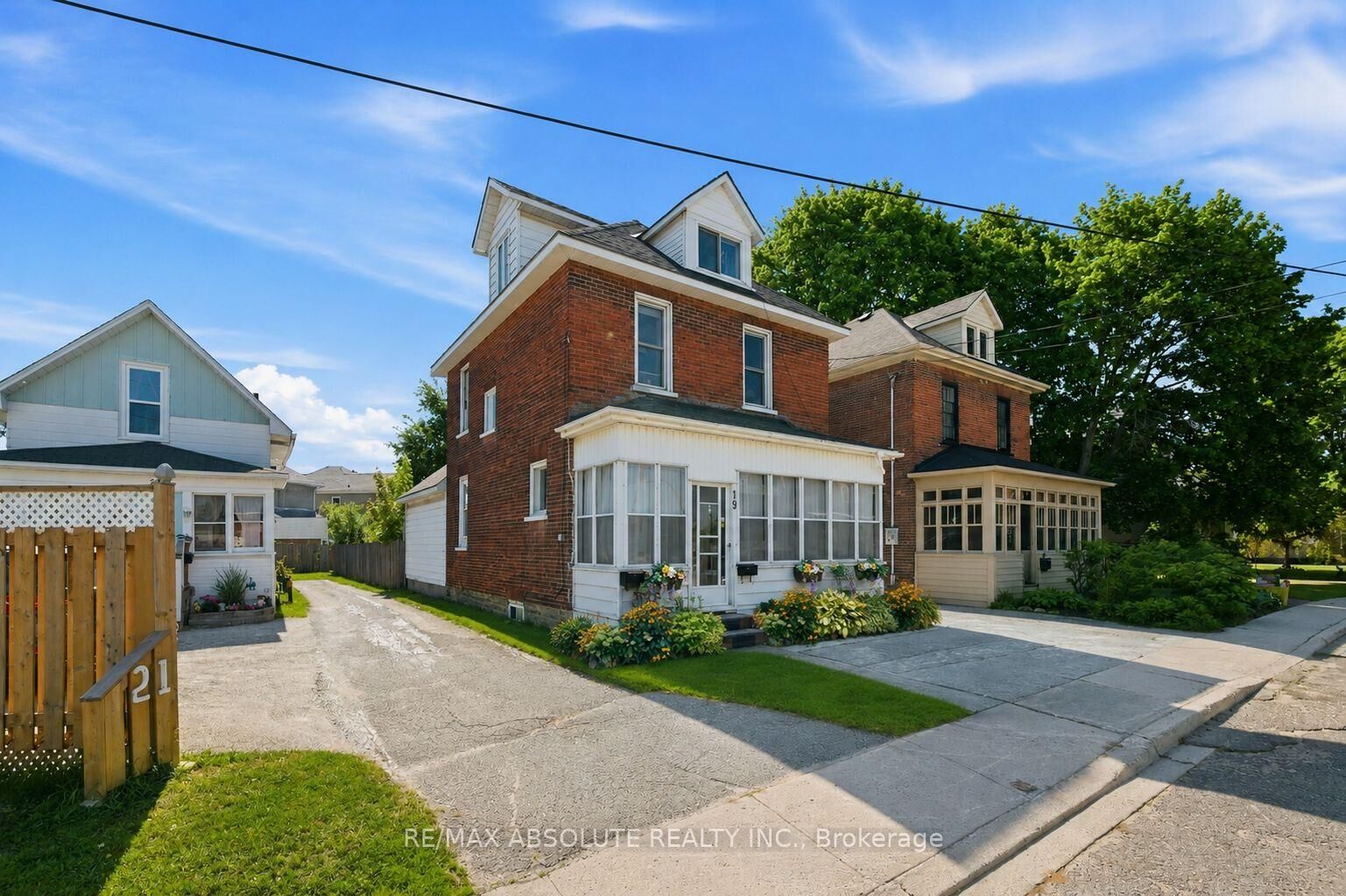 Property Photo: 19 Leeds Street ON K7A 2M6