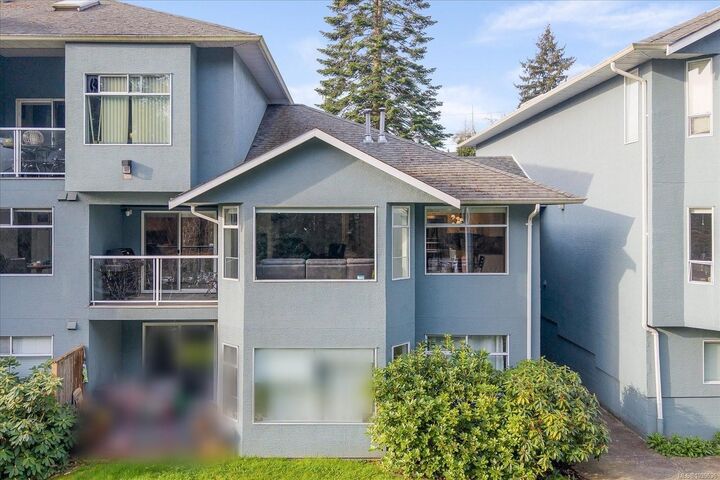 Property Photo: 2 Doric Ave #202 BC V9R 3N1
