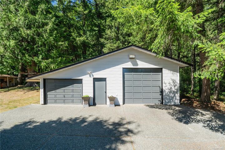Property Photo: 1751 Burnham Rd BC V8H 0B3