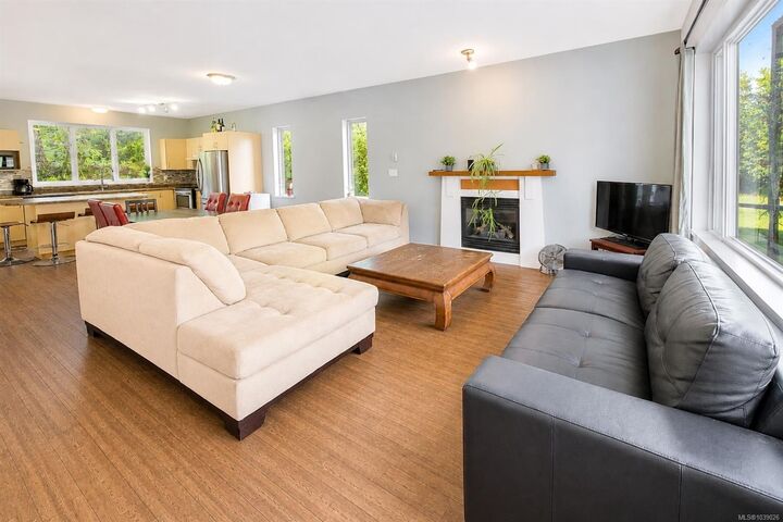 Property Photo: 645 Shore Pine Cres BC V0R 2Z0