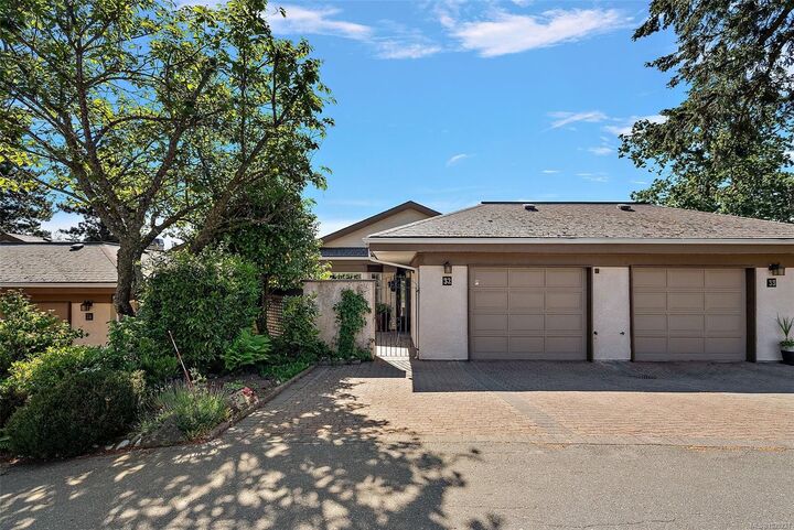 901 Kentwood Lane #32 — photo 1