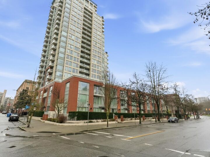 Property Photo: 550 Taylor Street 710 BC V6B 1R1