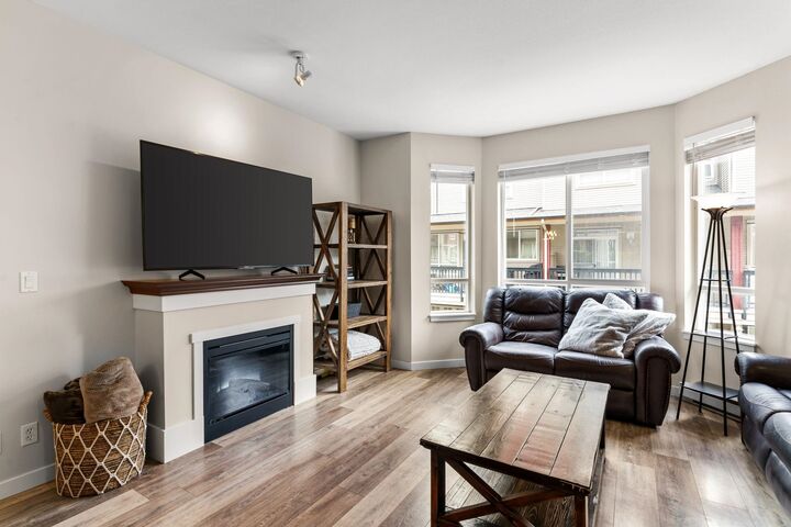 Property Photo:  16772 61 Avenue 6  BC V3S 4P2 