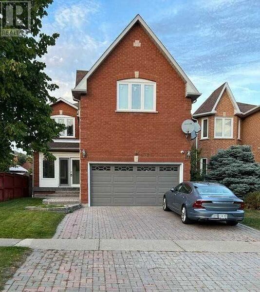 Property Photo:  4791 Wild Rose Street  ON L5M 5M7 