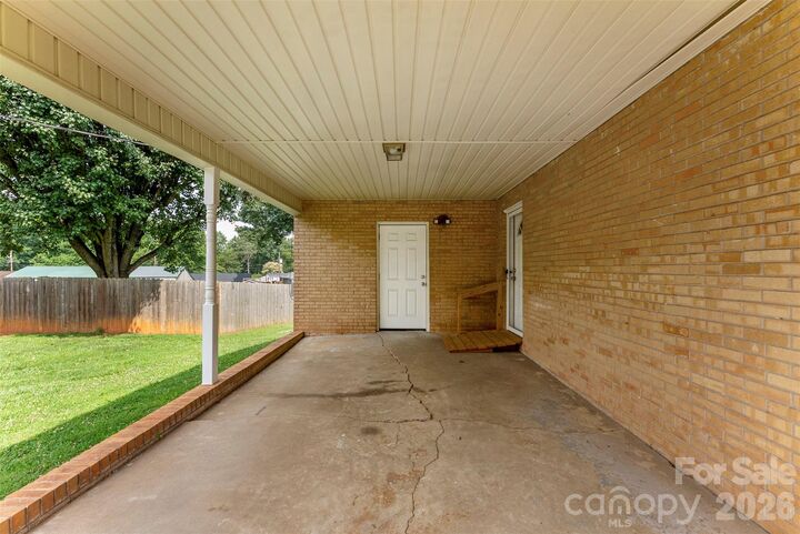 Property Photo: 609 Temple Street NC 28086