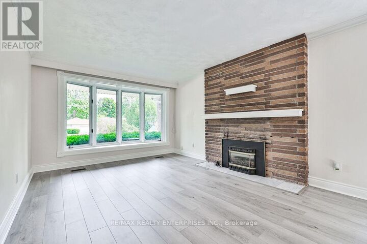 Property Photo:  3096 Ballydown Crescent  ON L5C 2C8 