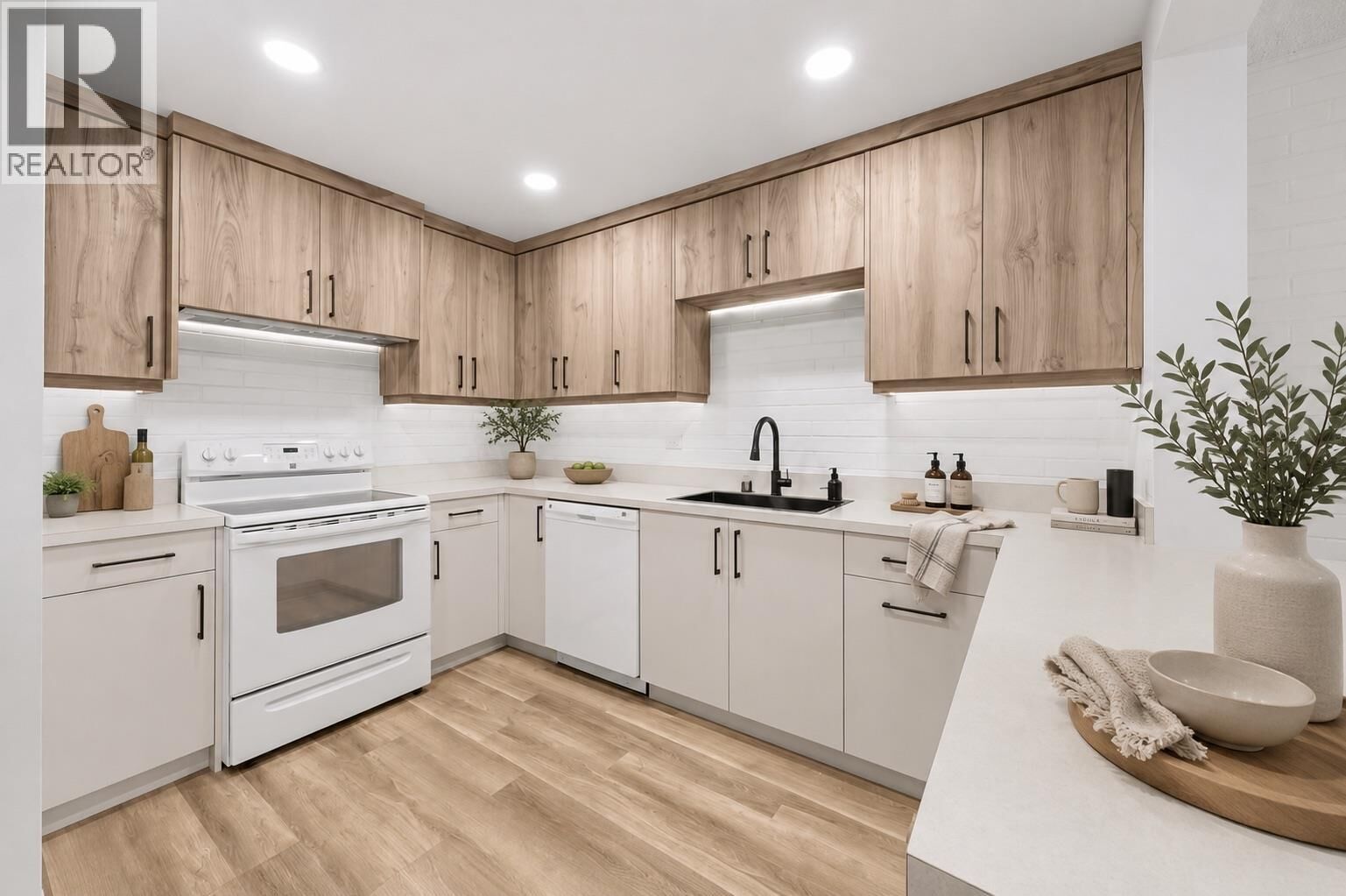 Property Photo: 1915 Pacific Court 104 BC V1Y 8B3