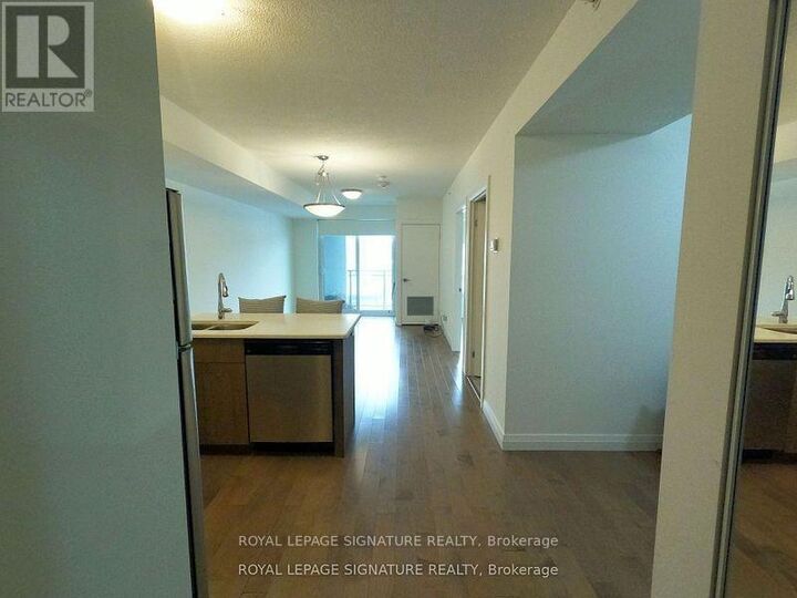 Property Photo: 53 Arthur Street 607 ON N1E 0P5