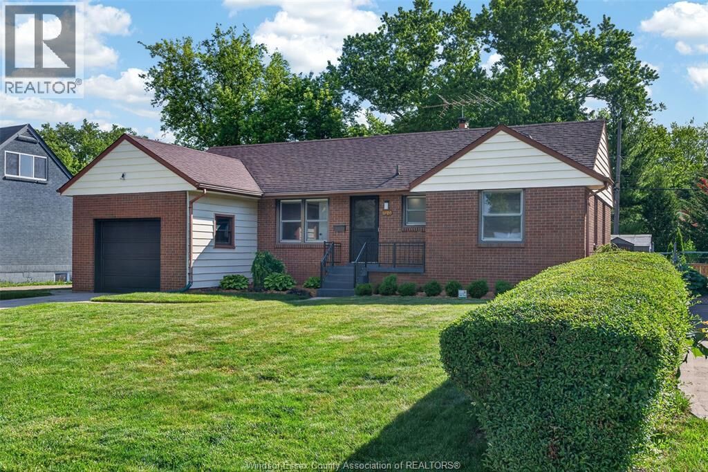 Property Photo: 3120 Academy Drive ON N9E 2H4