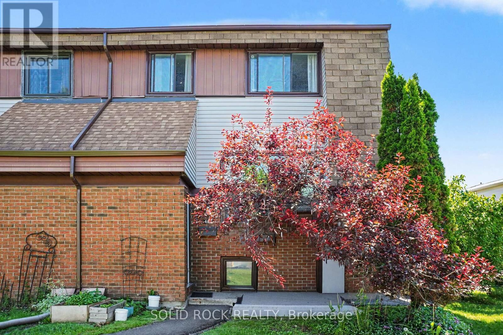 Property Photo:  11D Woodvale Green West D  ON K2G 4G9 