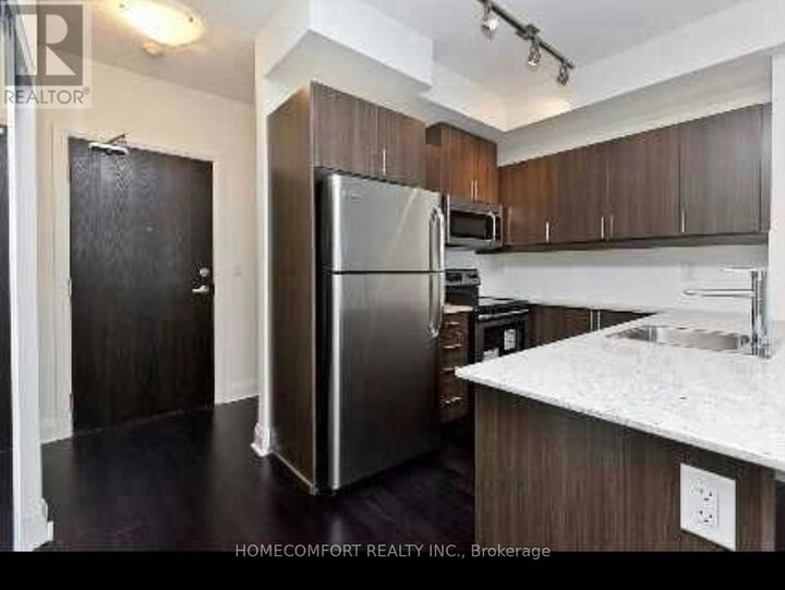 Property Photo: 17 Kenaston Gardens 804 ON M2K 1G7