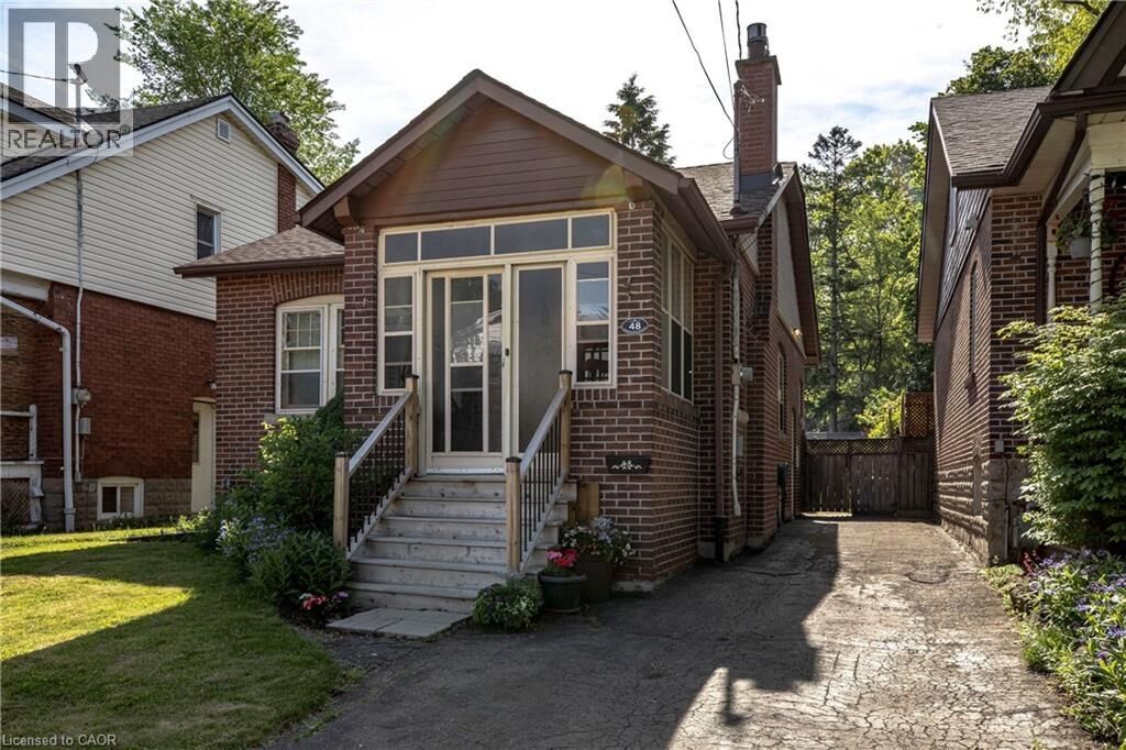 Photo de la propriété:  48 Longwood Road North  ON L8S 3V4 