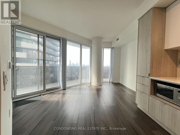 Property Photo:  138 Downes Street 6212  ON M5E 0E4 