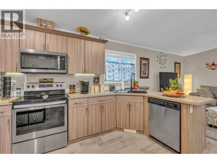 Property Photo:  1118 Middle Bench Road 5  BC V0X 1N2 