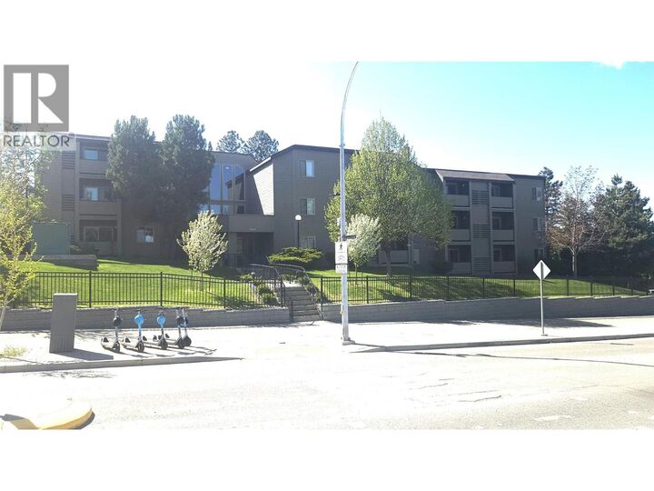 1560 Summit Drive 335 — photo 1