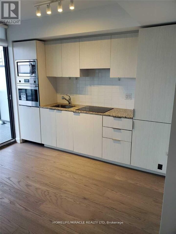 Property Photo: 11 Wellesley Street West 3910 ON M4Y 0G4