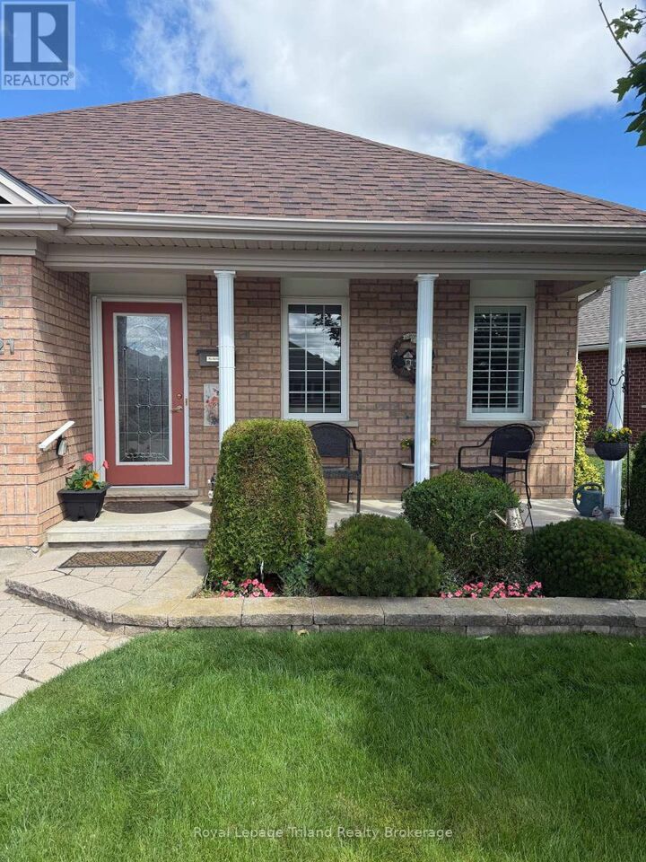 Property Photo: 121 Weston Drive ON N4G 5X1
