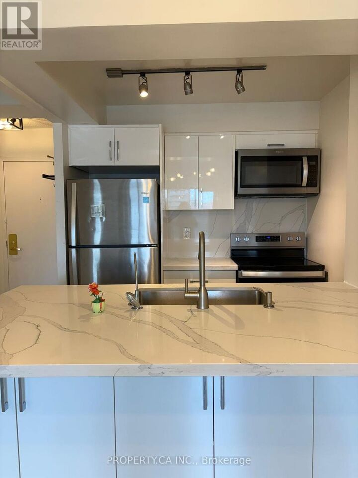 Property Photo:  887 Bay Street 1203  ON M5G 2E5 