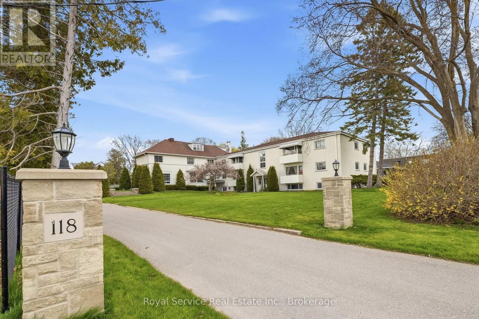 Property Photo:  118 Perry Street 19  ON K9A 1N7 