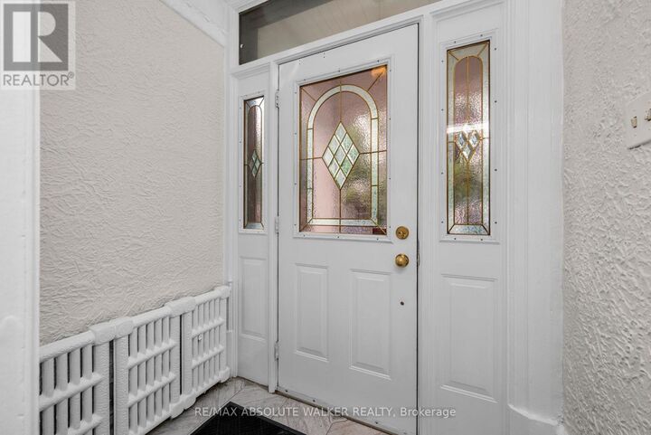 Property Photo: 31 Crichton Street A ON K1M 1V5