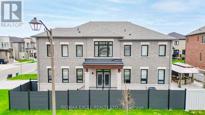 Property Photo:  231 Fallharvest Way  ON L4A 5C2 