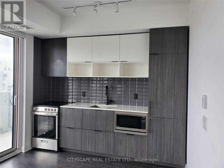 Property Photo:  60 Tannery Road 819  ON M5A 0S8 