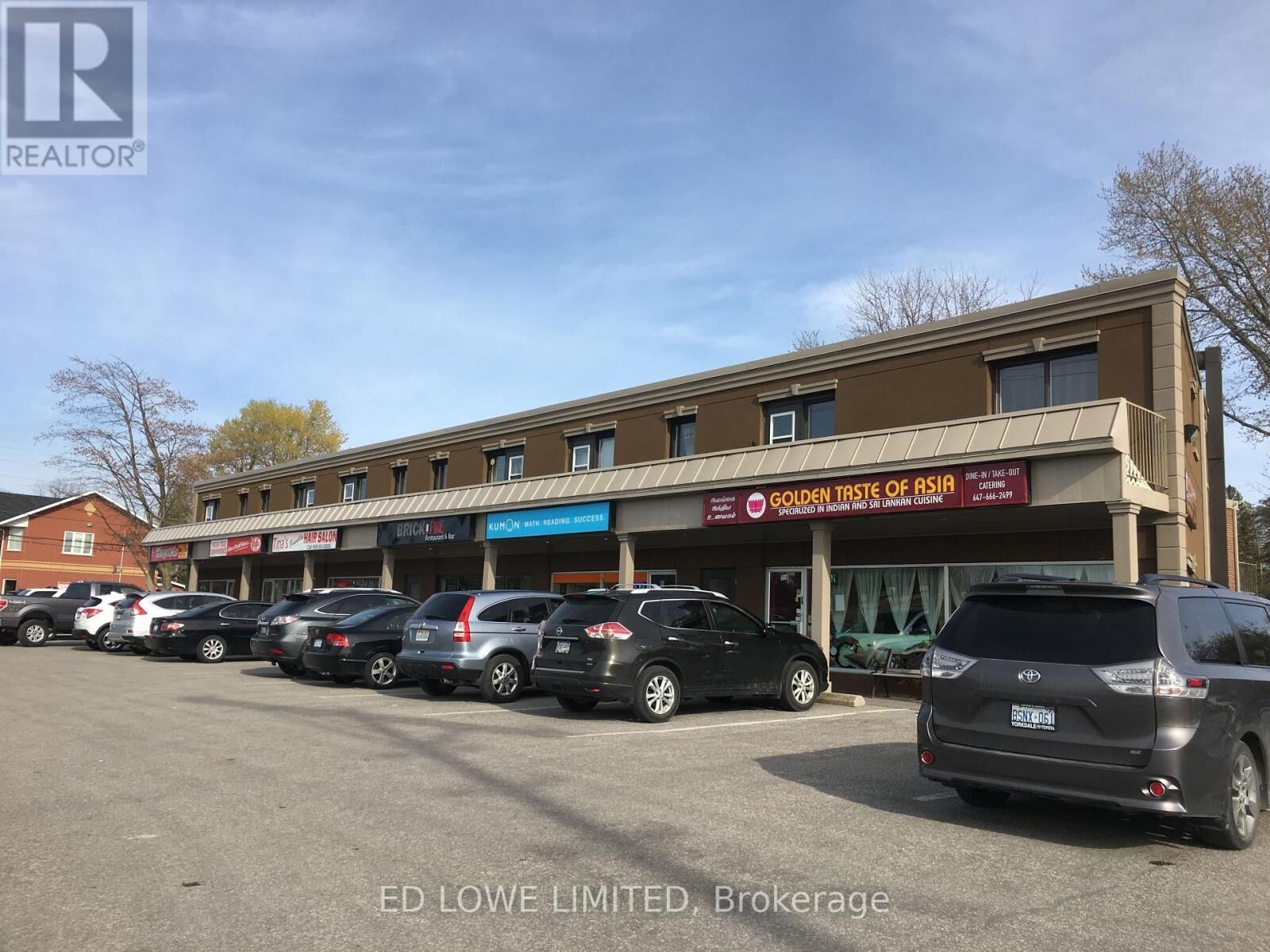 Property Photo: 300 Holland Street West 2 ON L3Z 1J2