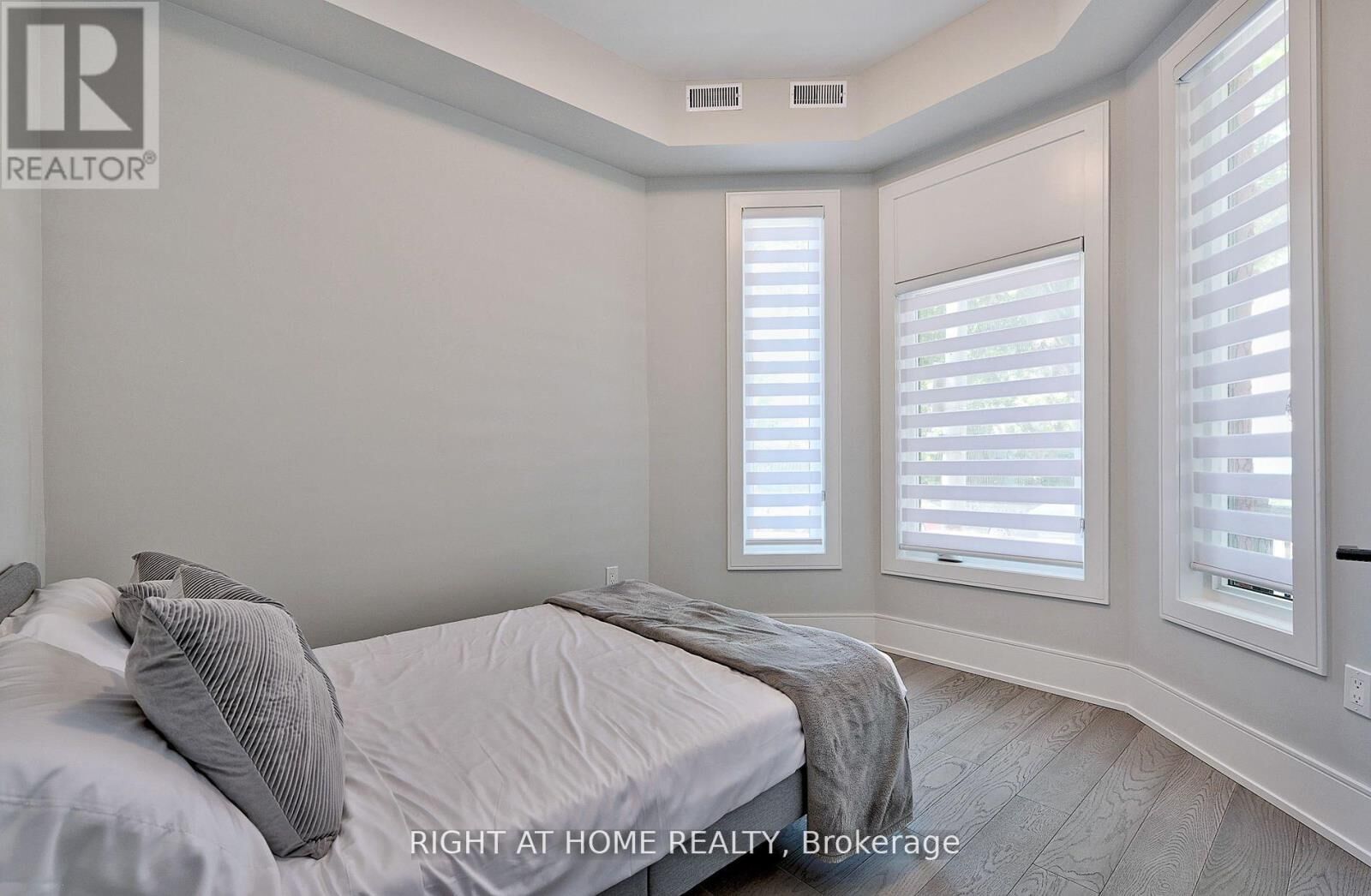 Property Photo:  131 Brock Avenue # 2  ON M6K 2L5 