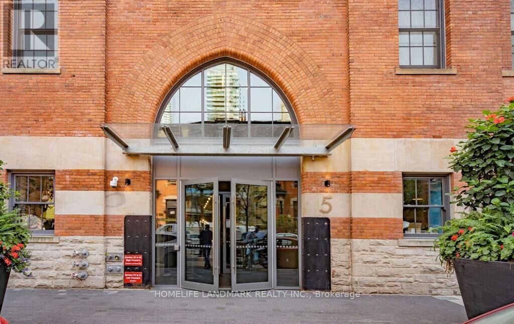 Property Photo:  5 St Joseph Street 3703  ON M4Y 1Z3 