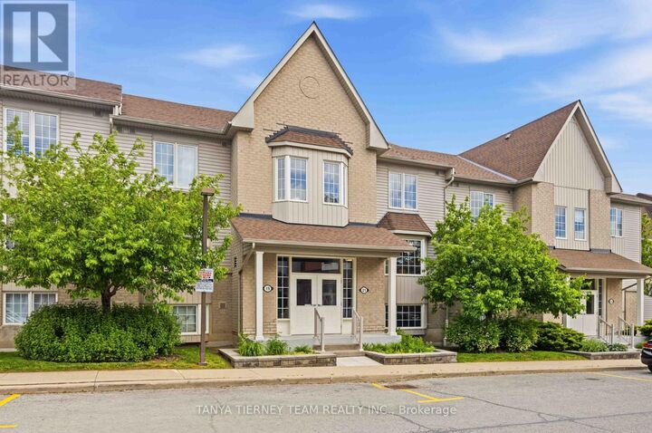 Photo de la propriété:  21 Petra Way 2  ON L1R 0A6 