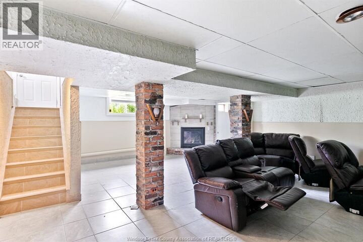 Property Photo: 3200 Longfellow Avenue Lower ON N9E 2L6