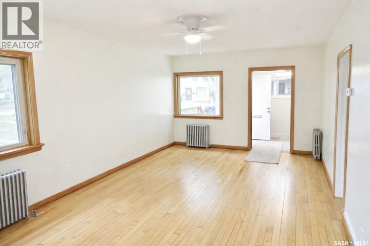 Property Photo: 1436 E Avenue N SK S7L 1T6