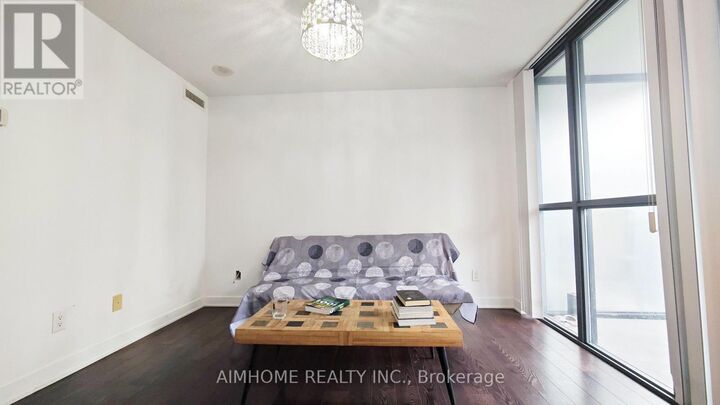 Property Photo:  110 Charles Street East 1510  ON M4Y 1T5 