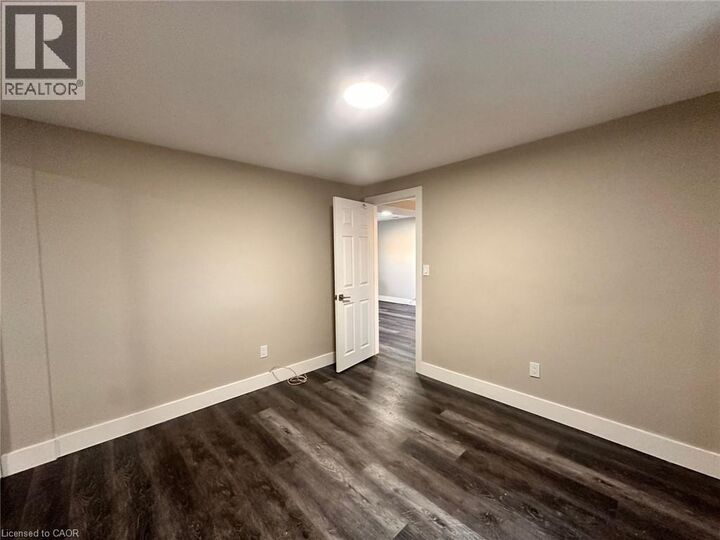 Property Photo:  142 Fourth Avenue 1B  ON N2C 1P1 