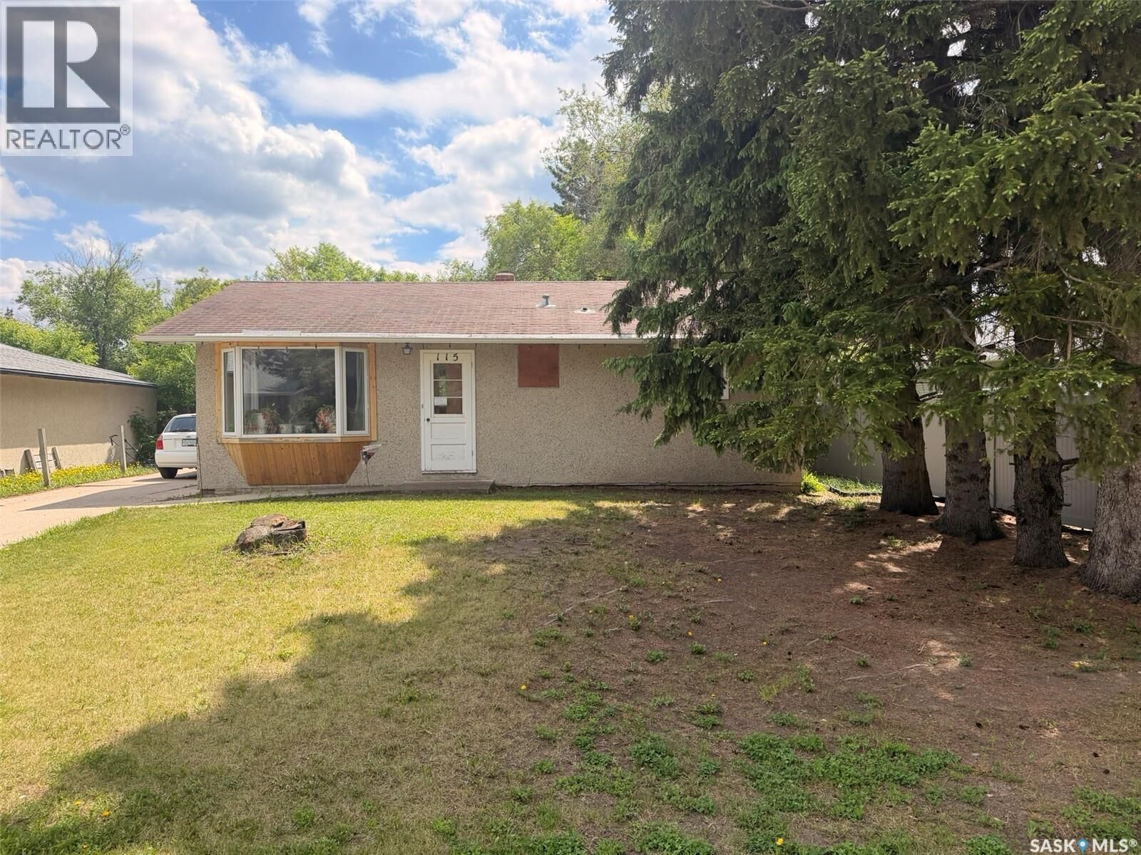 Property Photo: 115 South Avenue W SK S0J 1A0
