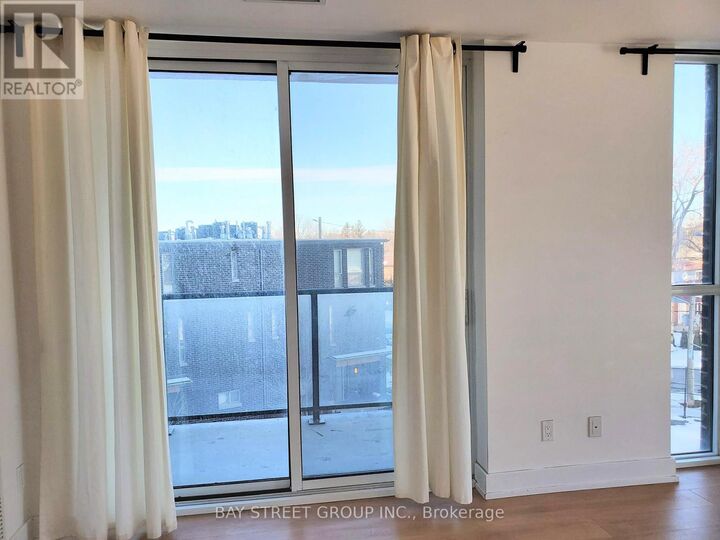Property Photo:  150 Fairview Mall Drive 311  ON M2J 0E7 