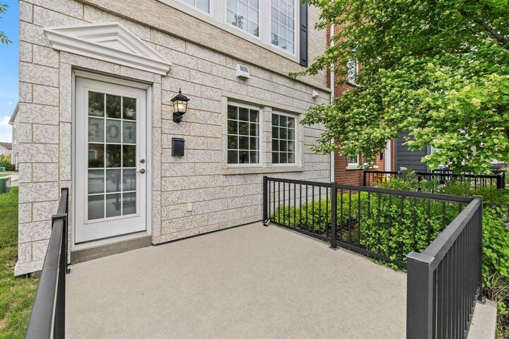 Property Photo: 20 Ancaster Gate MB R3Y 0K1