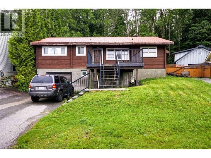 48 Capilano Street — photo 1