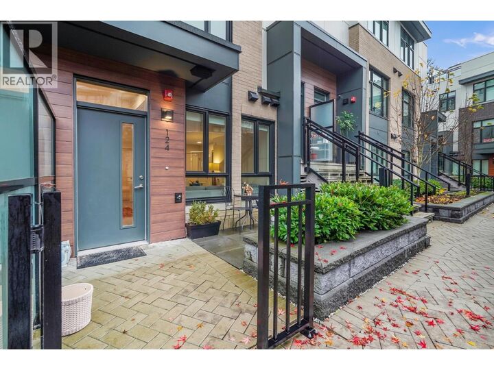 Property Photo: 2035 Glenaire Drive 124 BC V7P 1Y2