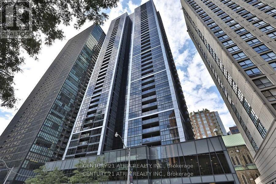 Property Photo: 28 Ted Rogers Way 2605 ON M4Y 2J4