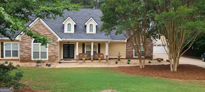 Property Photo: 304 Pembroke Court GA 30252