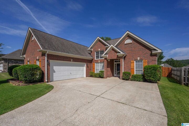 Property Photo: 1185 Forest Lakes Way AL 35147