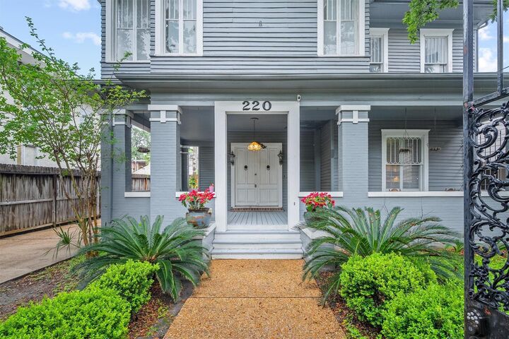 Property Photo:  220 Marshall Street  TX 77006 
