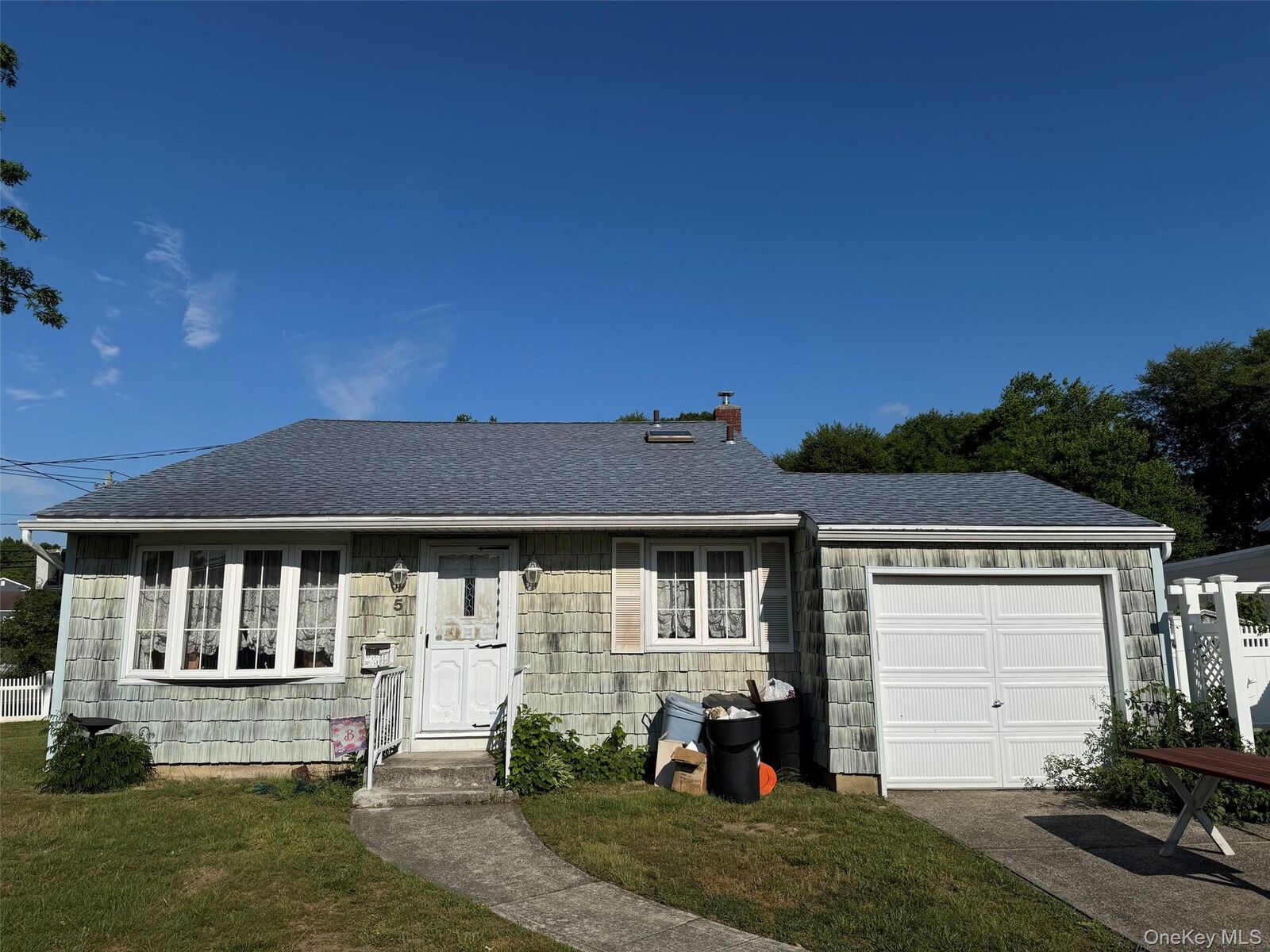 Property Photo:  5 Lion Lane  NY 11703 