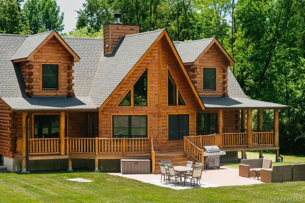 Property Photo: 76 Woodlands Trail NY 12514