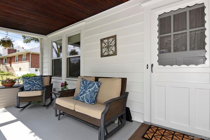 Property Photo:  462 Bronxville Road  NY 10708 