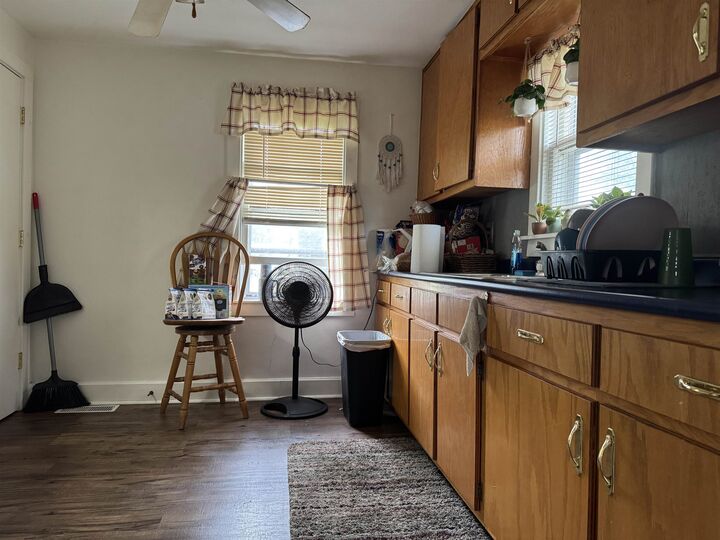 Property Photo: 515 E 11th St NE 69101-8435