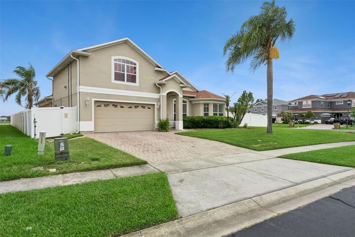 Property Photo:  1900 Acacia Drive  FL 34758 