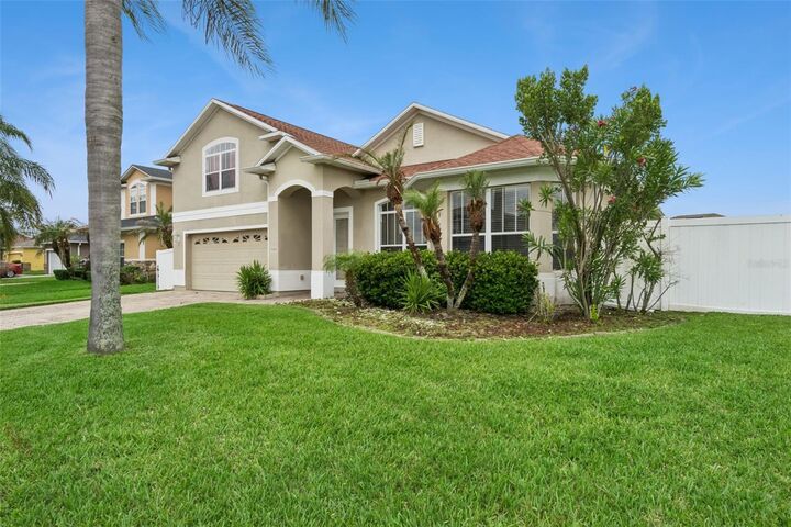Property Photo: 1900 Acacia Drive FL 34758