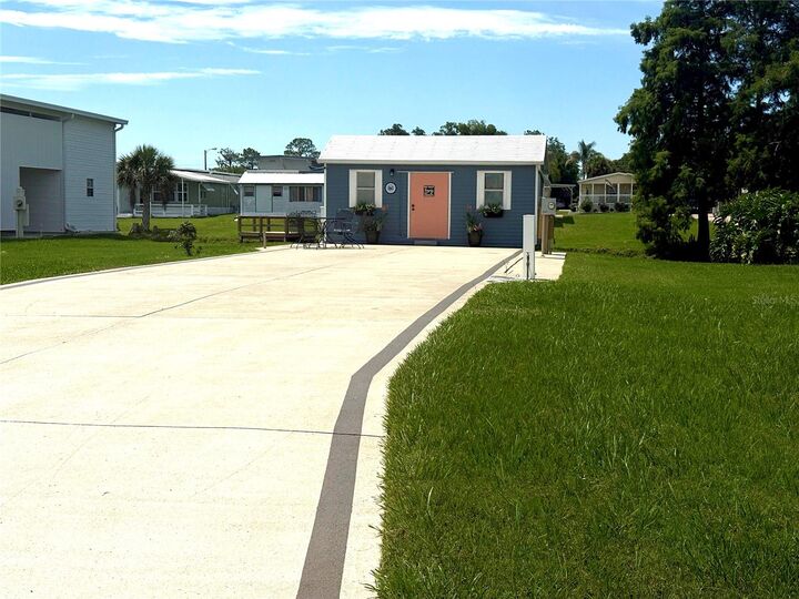Property Photo:  5147 Island View Circle S  FL 33868 